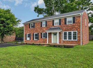 692 Harding Pl, Nashville, TN 37211