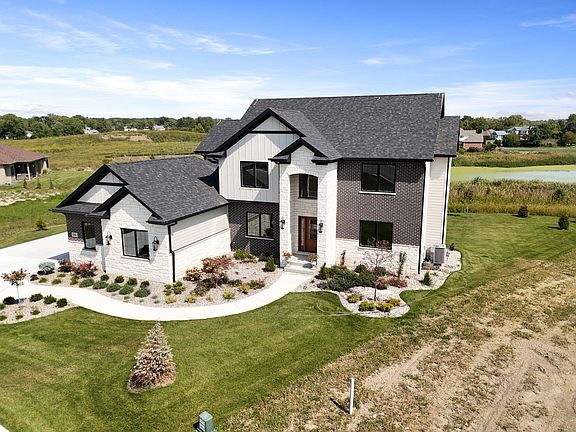 2nd image of 515 Meadow Brooke Ln