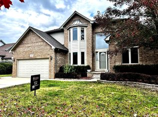 16271 White Water Dr, Macomb, MI