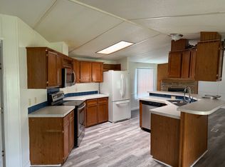 1502 Airline S, Rosharon, TX 77583