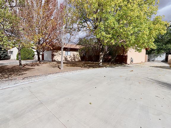 2nd image of 210 Westland Park Dr