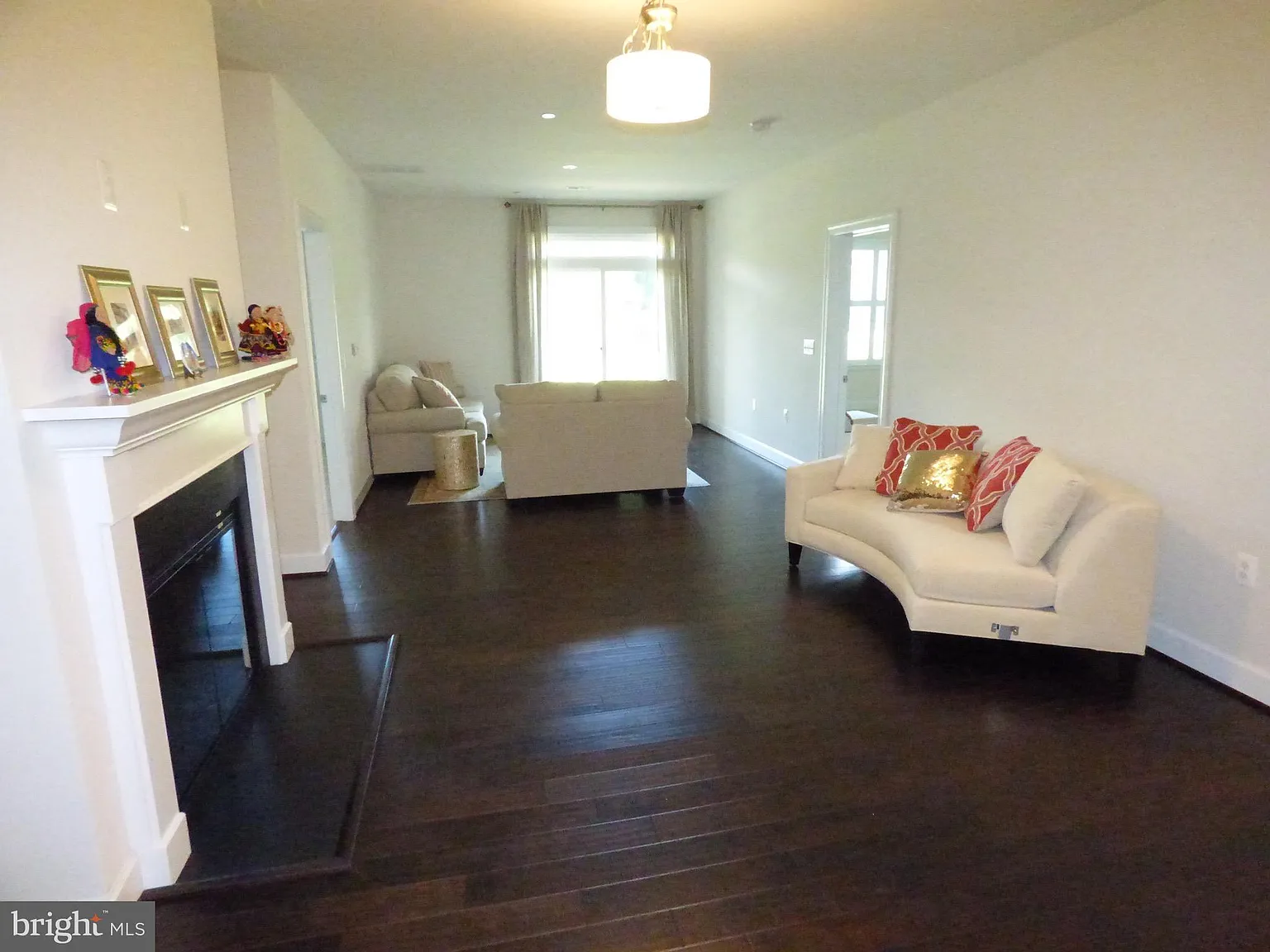 2 bed, 2.0 bath, 1484 sqft, $2,995 — Photo 4