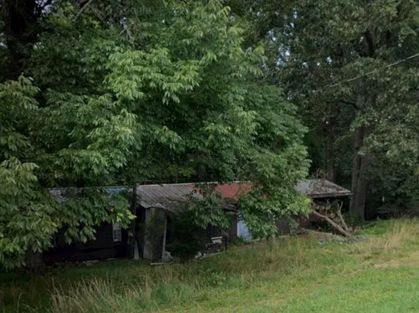 1914 Woodland Dr, Cadiz, KY 42211