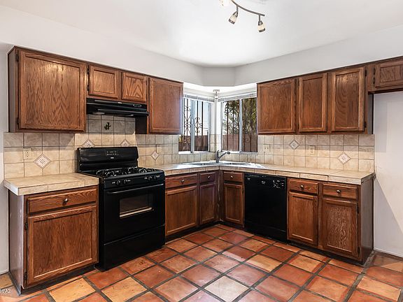 2nd image of 2920 W Avenida De Las Flores