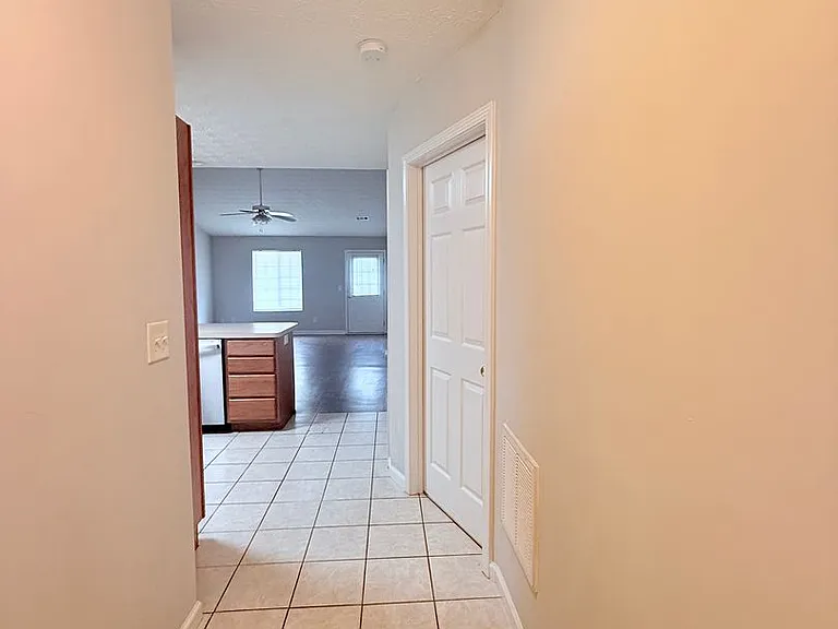 4003 Hidden Hollow Dr — Photo 2