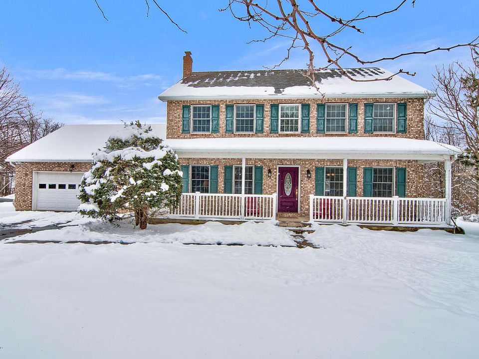 1st image of 141 Columbus Cir #L-33