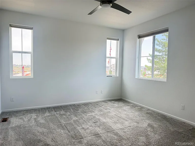 587 S Richfield St — Photo 12