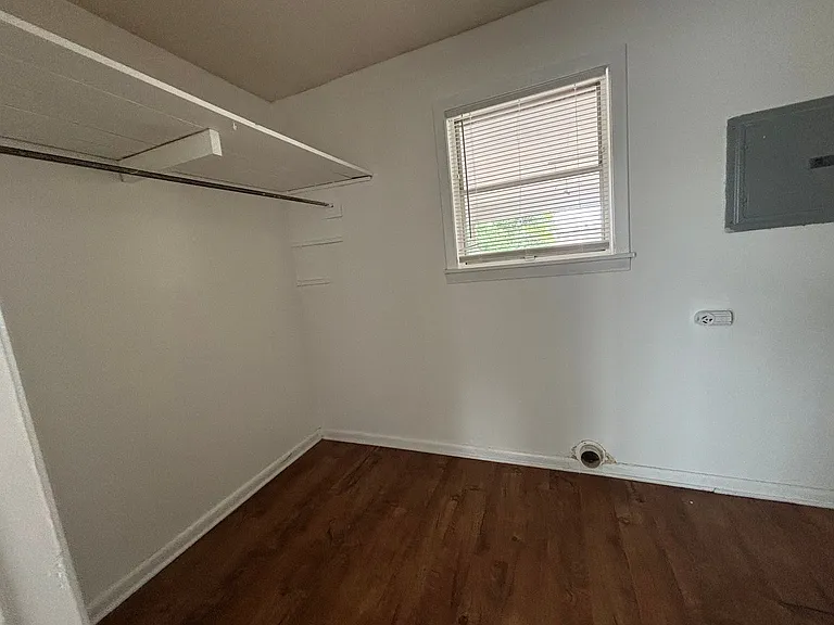 4101 Glen St — Photo 12