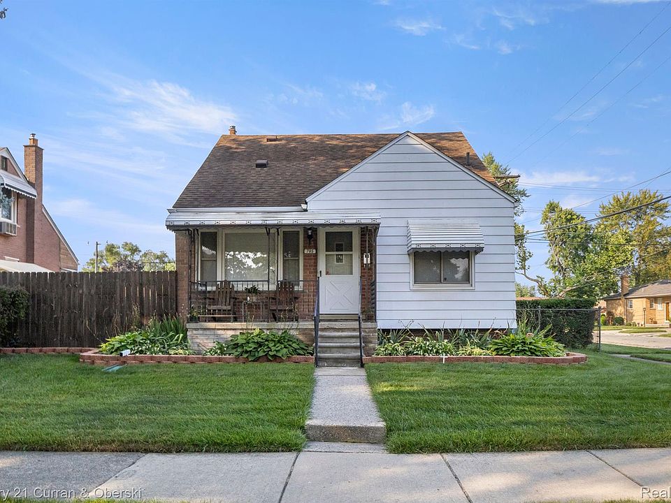 1st image of 785 Farnham Ave