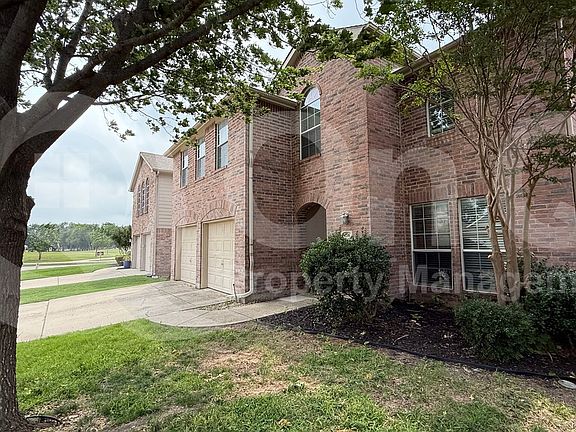 3rd image of 2208 Lanshire Dr