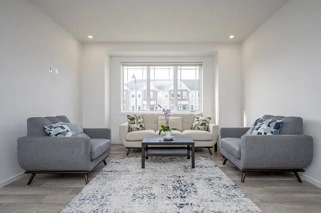 368 Yorkville Ave SW — Photo 2