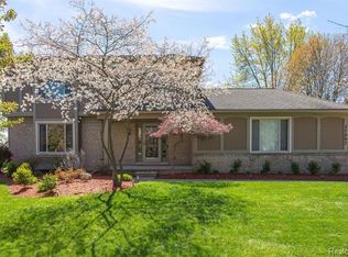 37893 Stableview Dr, Farmington Hills, MI 48335