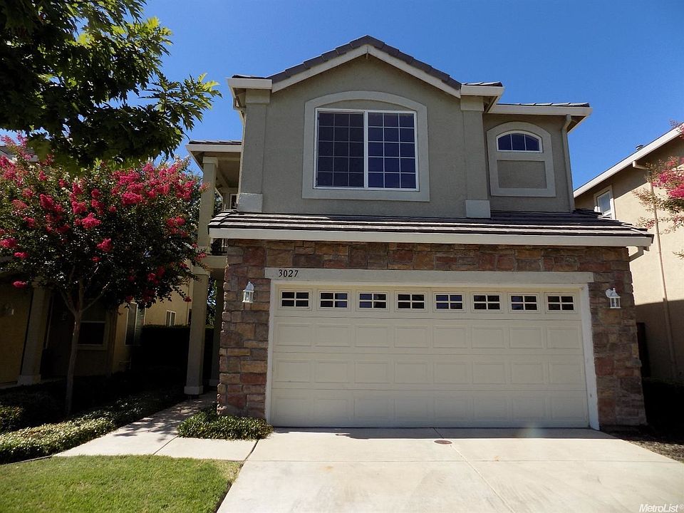 1st image of 3027 Scarlet Oak Dr