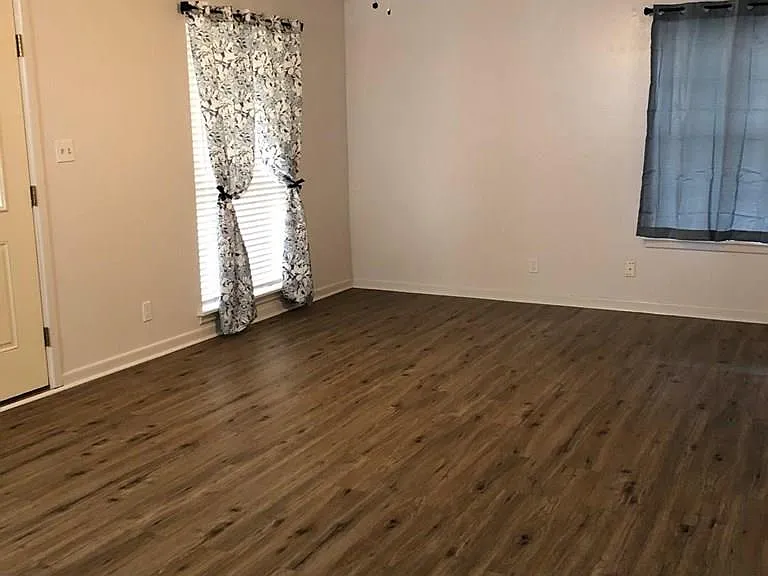 234 Emerald Ln #4 — Photo 2
