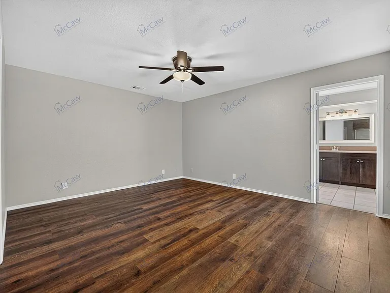 4900 Ledgestone Dr — Photo 19