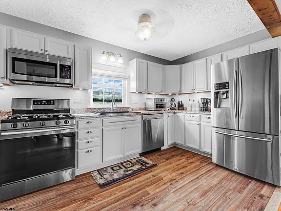 5th image of 107 Carolina Ave