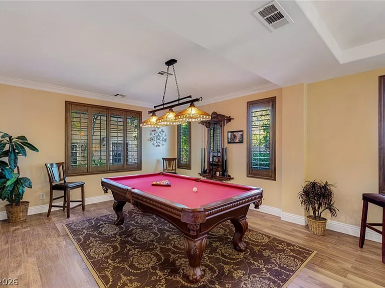 724 Pinnacle Heights Ln — Photo 8
