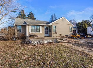 300 E Warren St, Le Roy, IL 61752