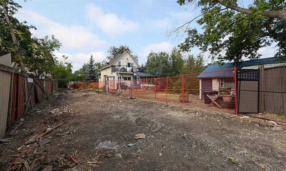 1st image of 2916 17th St SE