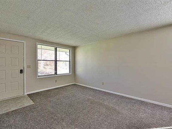 4th image of 9540 Olde Woods Dr