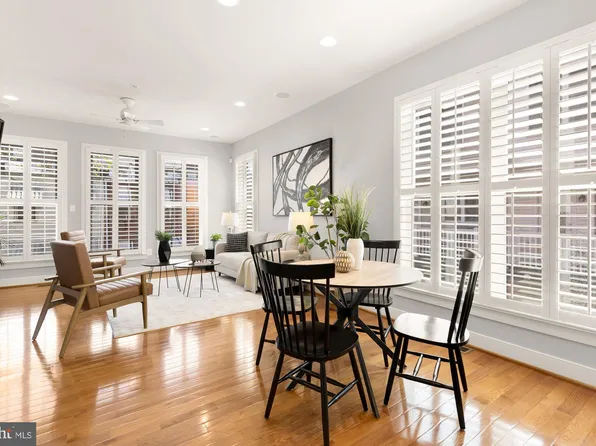 932 4th St SE, Washington, DC 20003