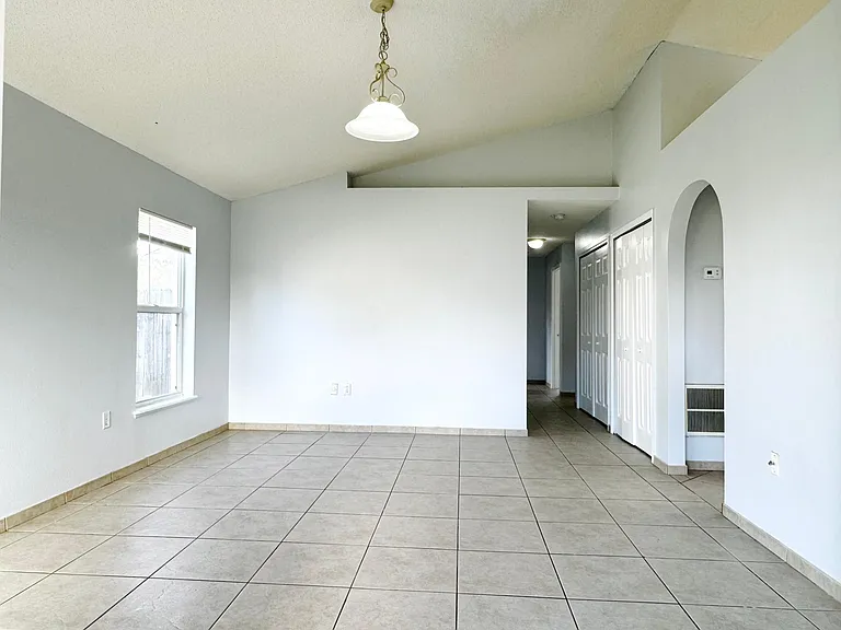 508 Pointe Allyson Way — Photo 5