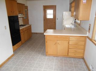 1004 Mayfair Ct, Rockford, IL 61107