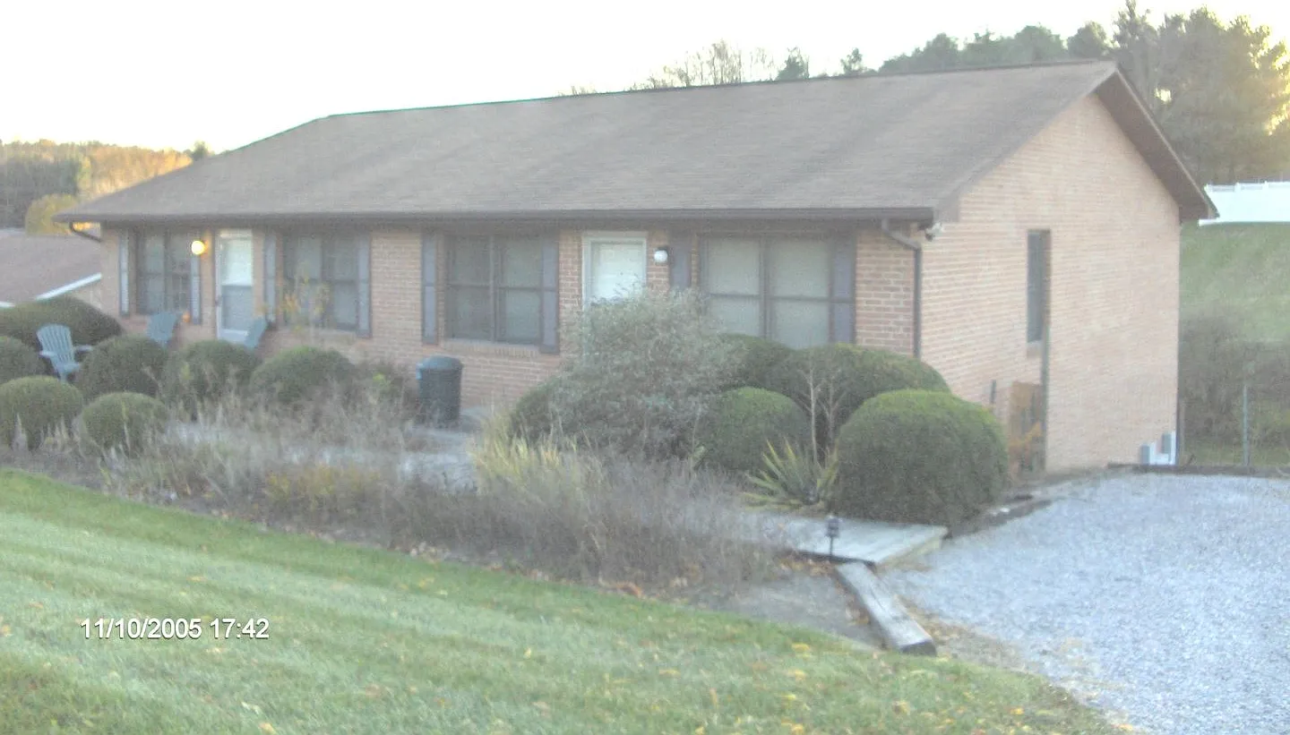 3 Bedroom 2 Bath Duplex — Photo 1