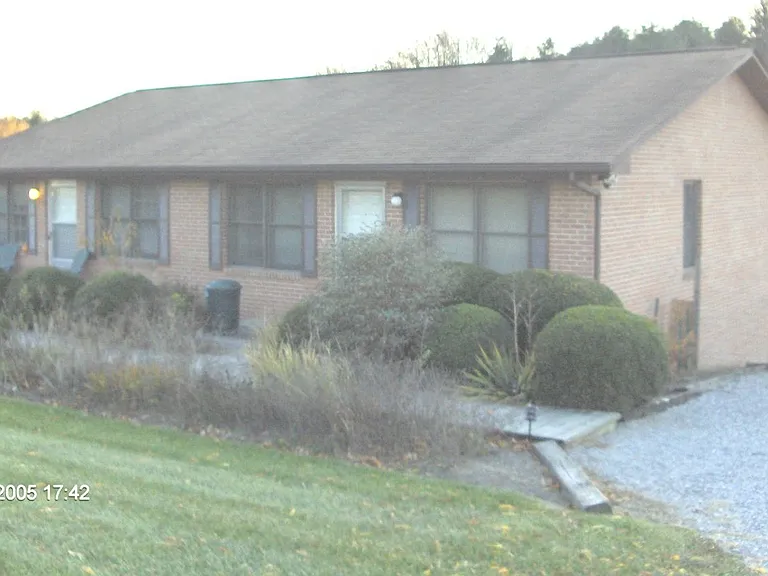 1502 Sandy Cir — Photo 1
