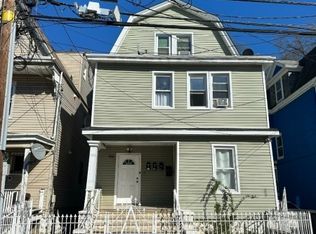 870 S 18th St, Newark, NJ