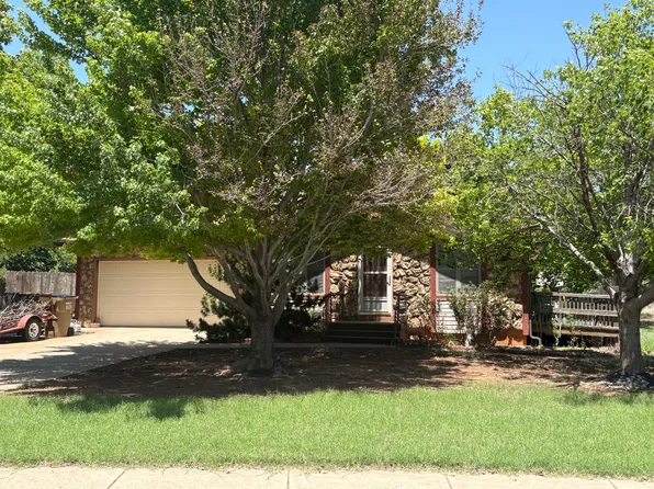 120 Kelly St, Medicine Lodge, KS 67104