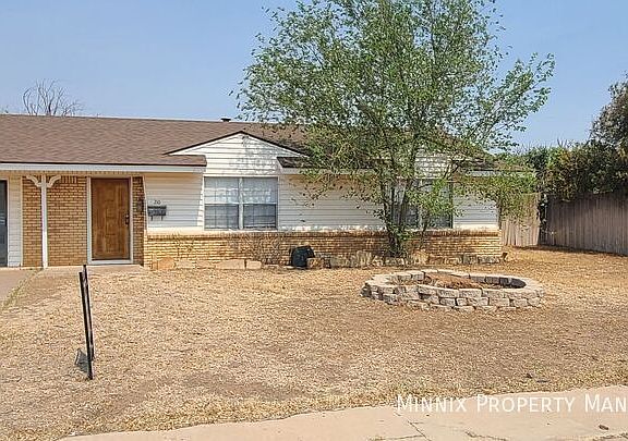 2nd image of 210 N Glenwood Dr