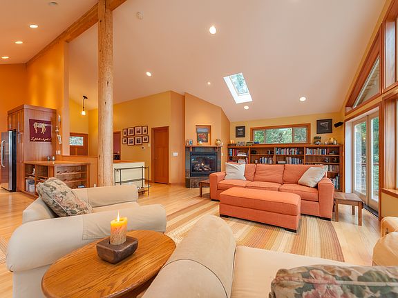 3rd image of 2990 Cove Ave