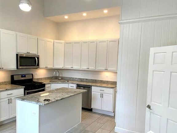 4th image of 524 W Eugenie St #1C