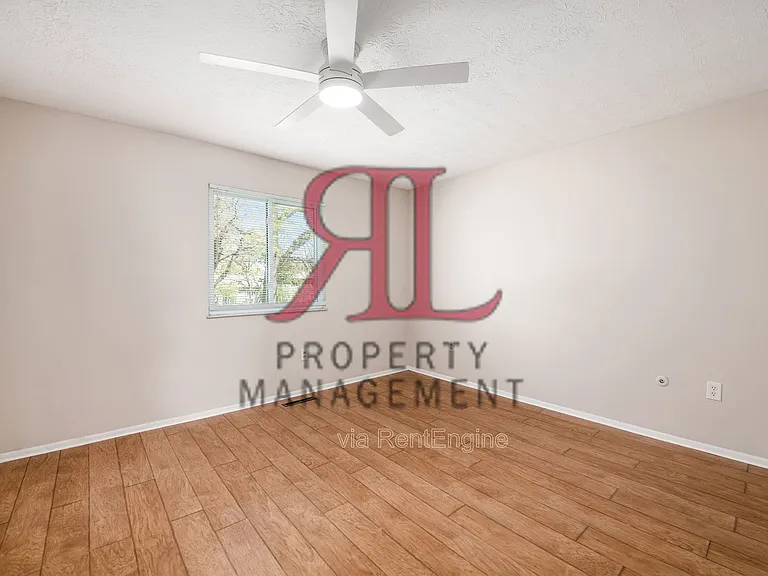 4922 Dunlap Rd — Photo 11