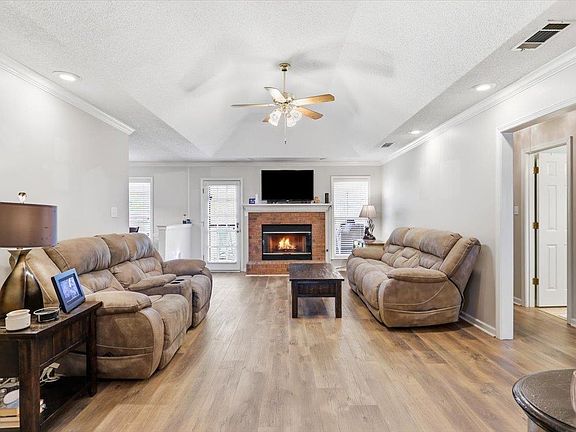 4th image of 3970 Altruria Rd