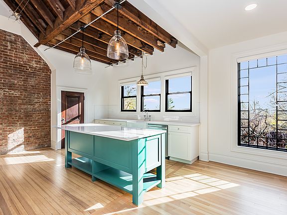 4th image of 11 Upper Mountain Ave Floor 3