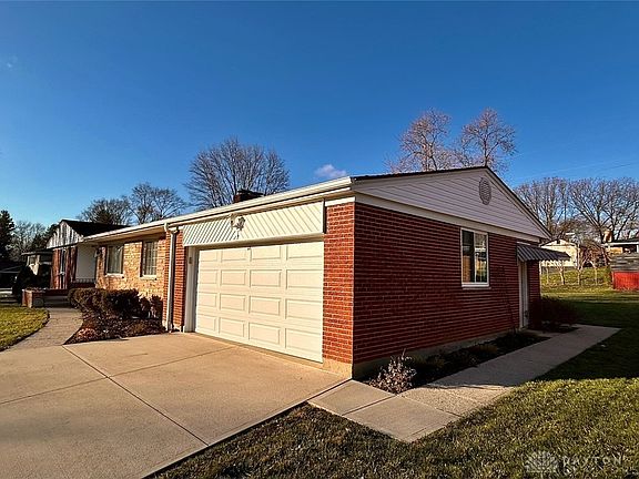 2nd image of 321 Laurelann Dr
