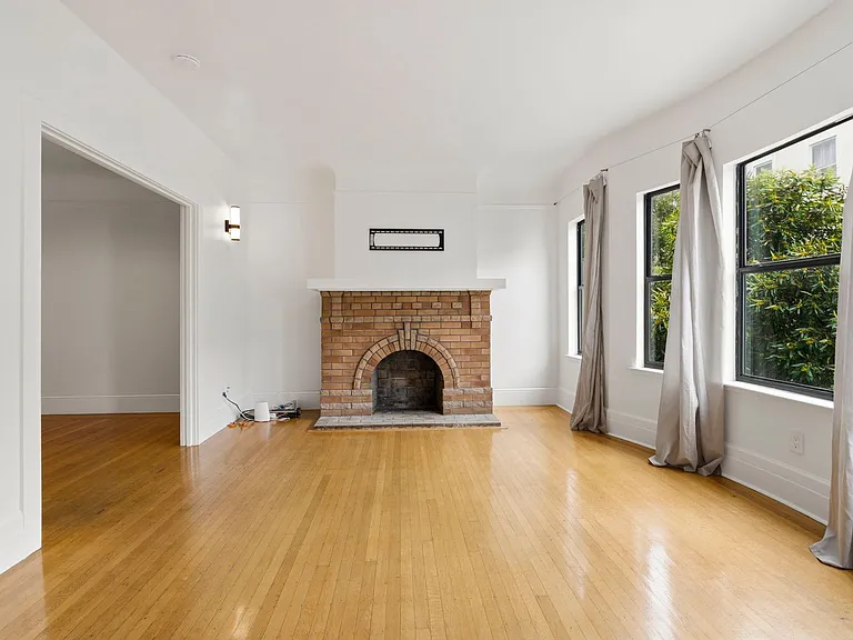 75 Lafayette St #1 — Photo 4