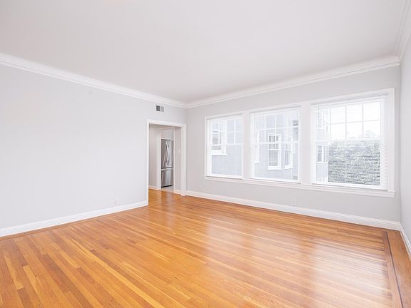 2nd image of 1840 Jefferson St #206