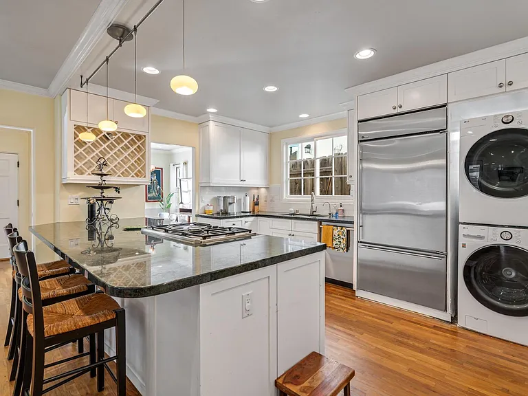 423 Pomona Ave — Photo 11