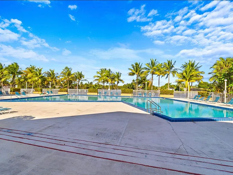14611 N Kendall Dr #310L — Photo 13