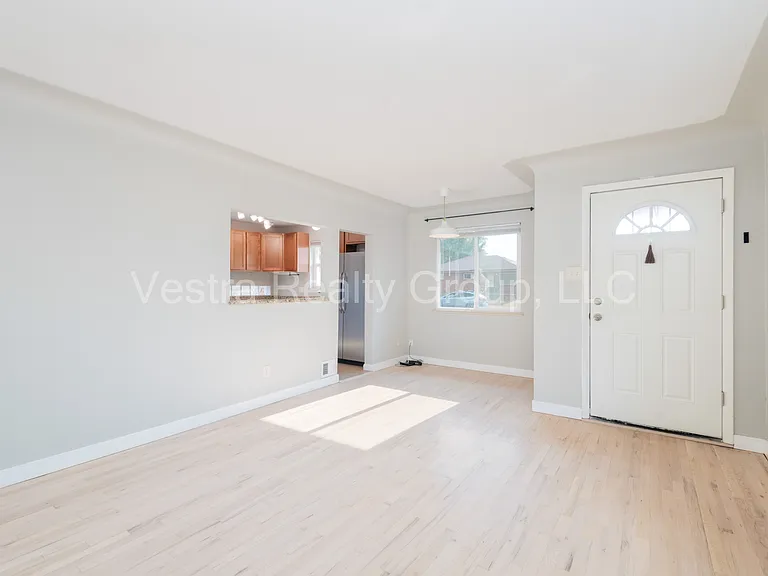 3680 Grape St — Photo 5