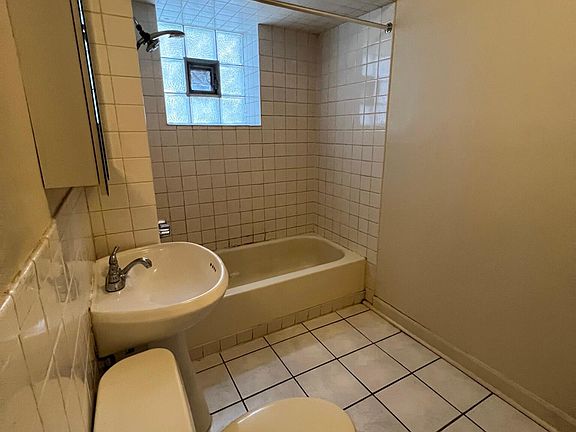 2nd image of 4406 N Magnolia Ave APT 510
