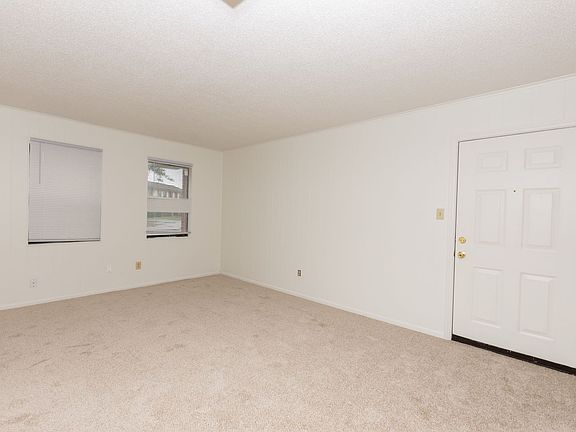 4th image of 104 Ravenwood Dr #Rw104-b