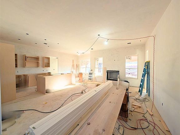 2nd image of 2201 Winter Ridge Rd