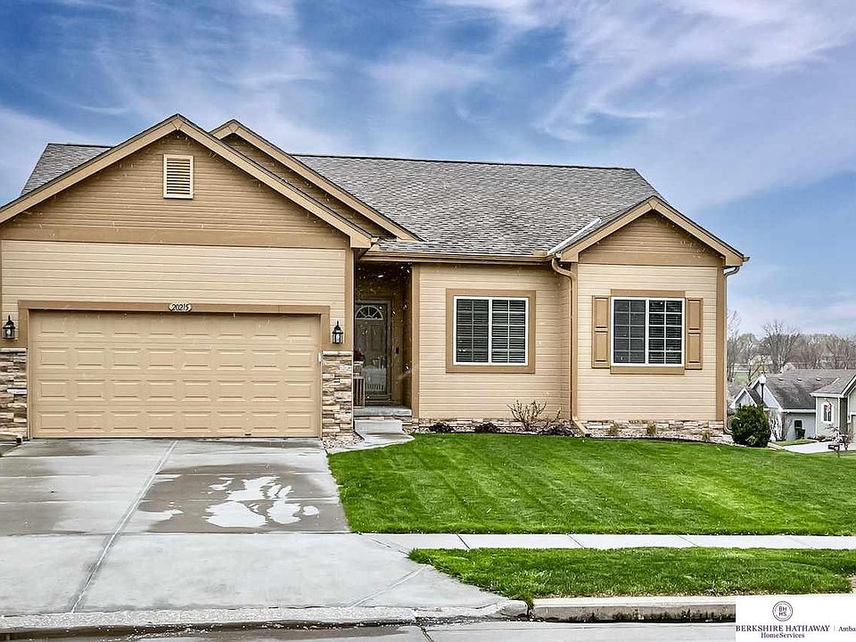 1st image of 20215 Crystal Ave