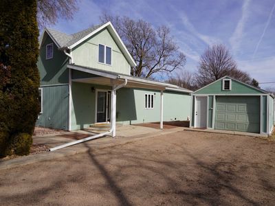 711 Smith Ave, Elwood, NE, 68937