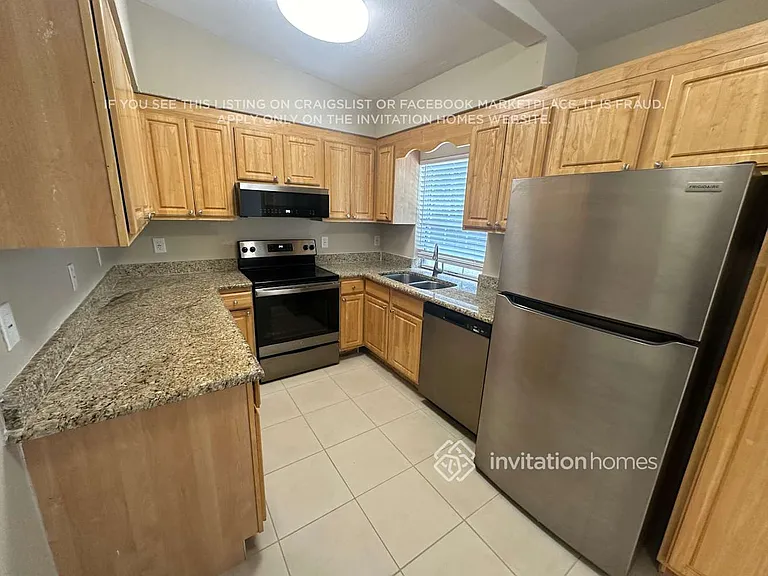 3621 Sutton Dr — Photo 6