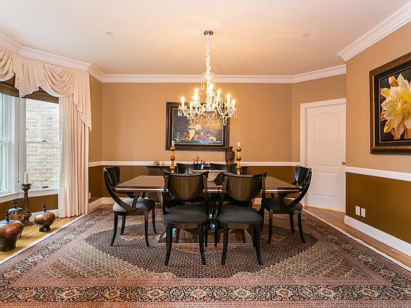 4th image of 51 Stonewall Cir
